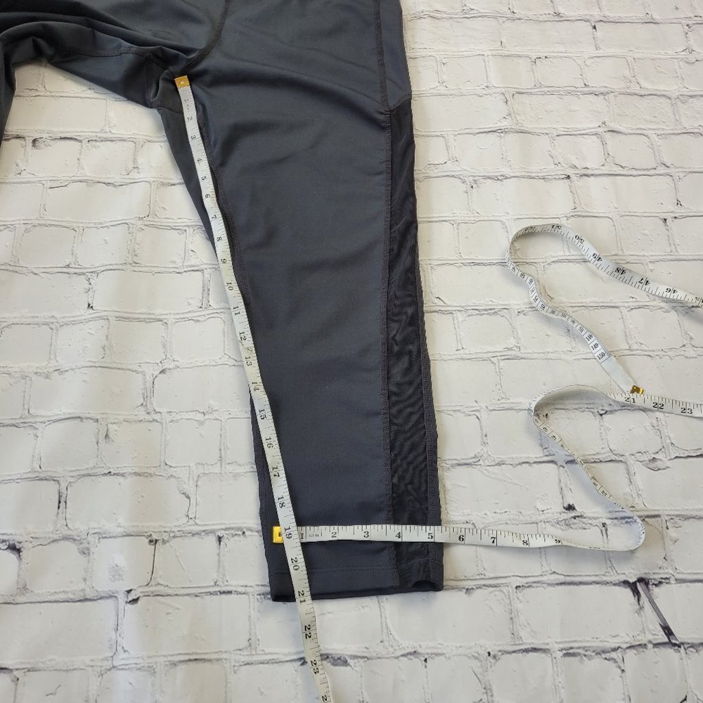✅ ASICS woman’s black cropped leggings Yoga workout size M inseam 21” - Picture 2 of 11